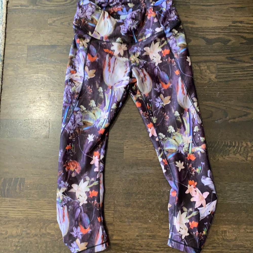 Calia by Carrie Underwood capri leggings